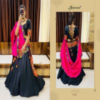 RAJWADI VOL 8 BY AAWIYA SPECIAL TRADITIONAL NAVRATRI READYMADE CHANIYA CHOLI WHOLESALER