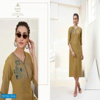 Lady Finger Hightlight Wholesale Reyon Work Kurtis