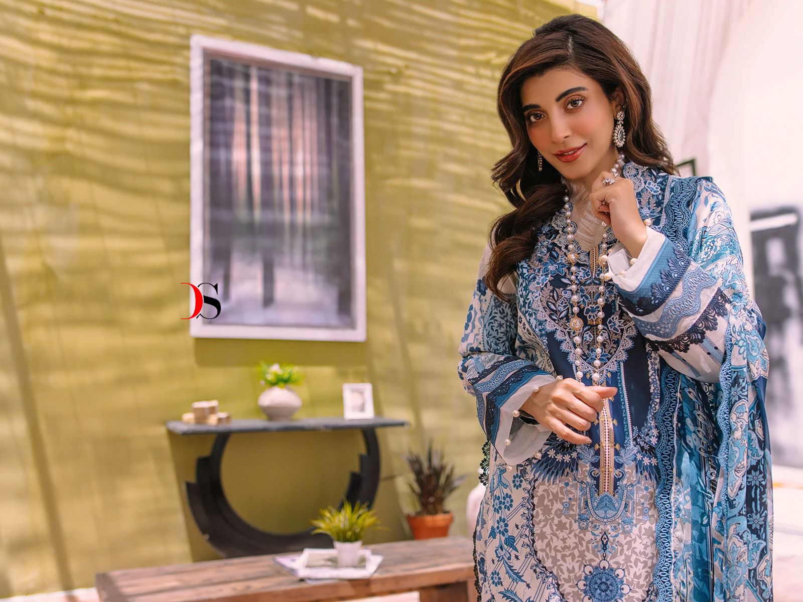 Deepsy Firdous Bliss Lawn 2023 Wholesale Pakistani Concept Suits